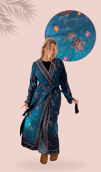 Kimono 100% crêpe de soie brodé à la main Taille Unique